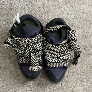 Lanvin Bateman release in excellent condition